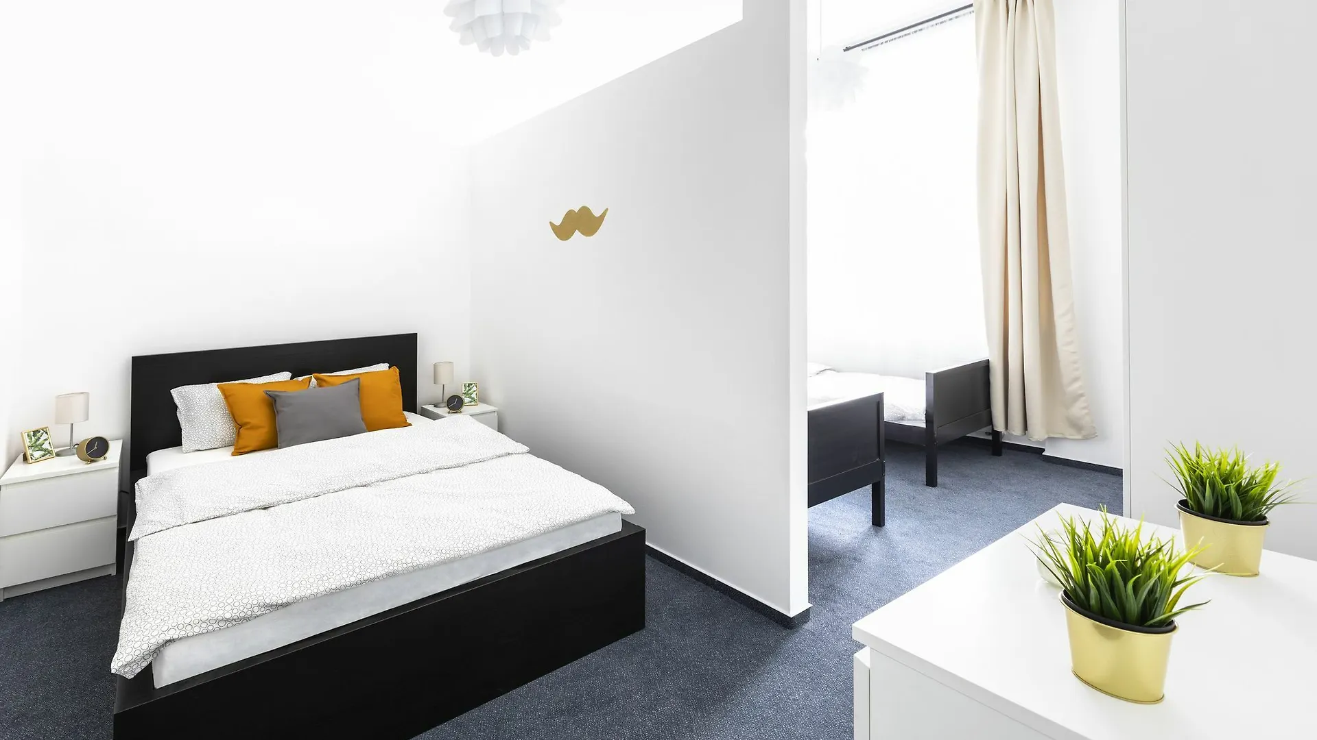 Little Tom Apartments Prague