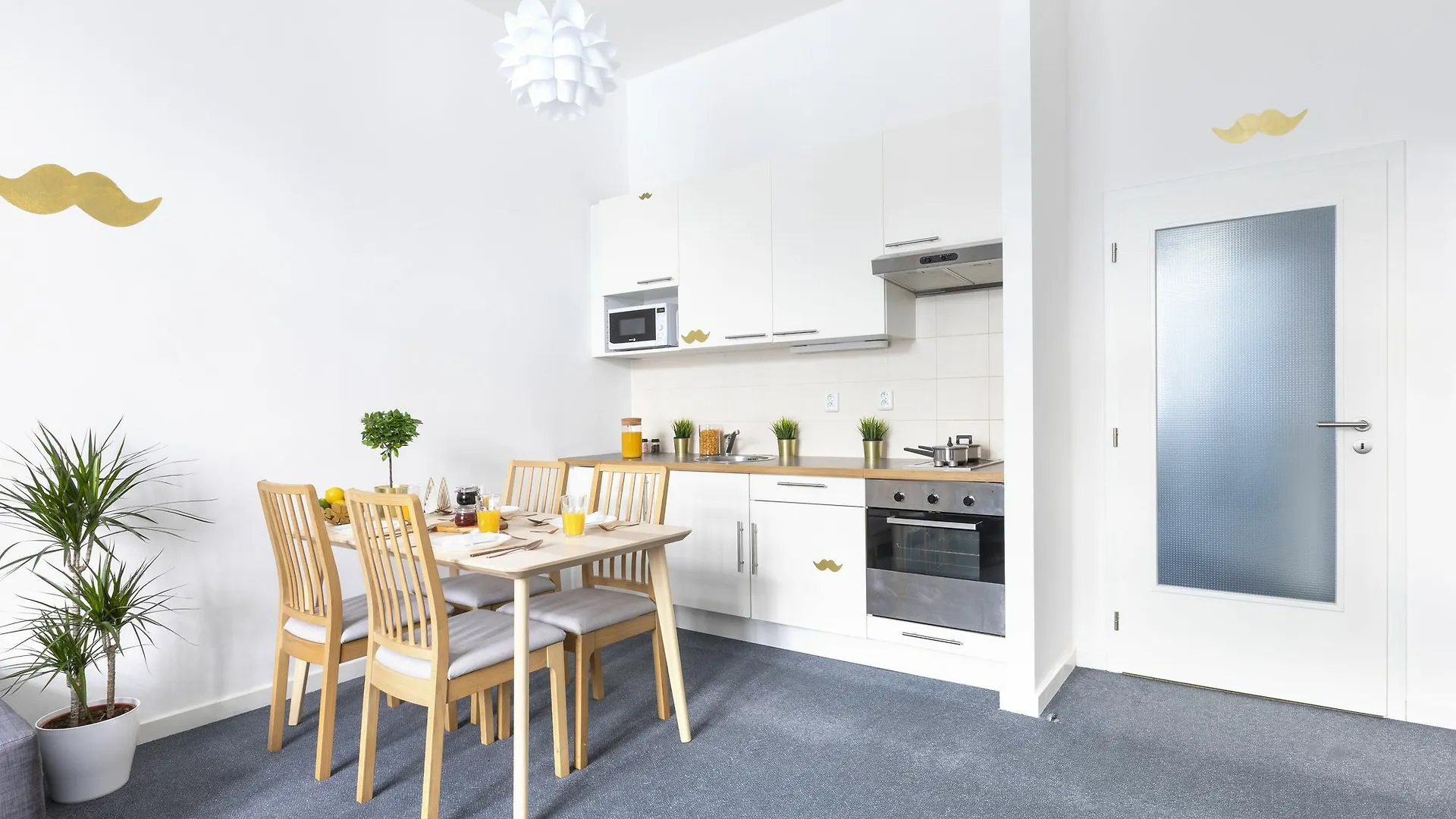 Little Tom Apartments Prague